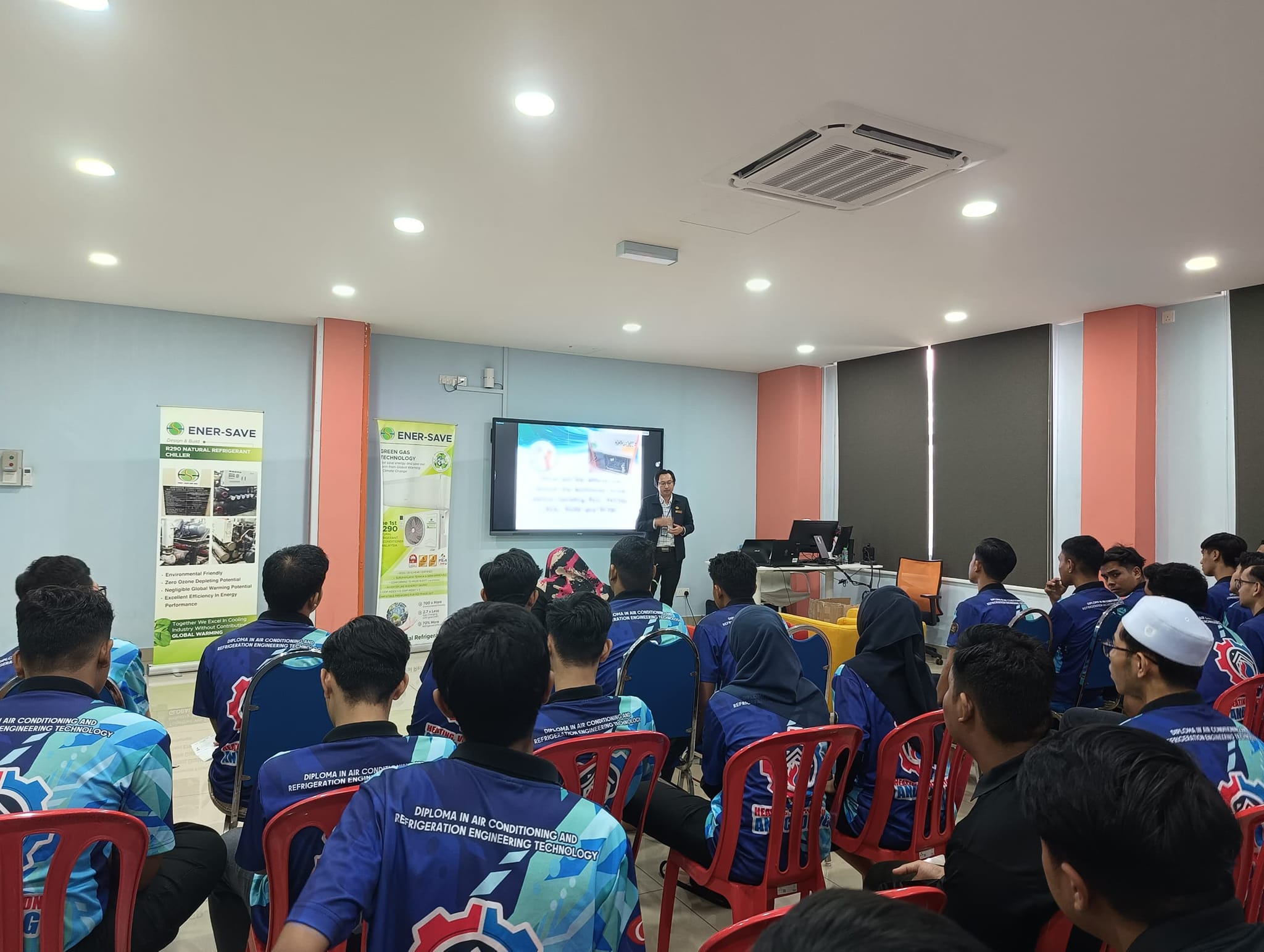 Bilik Mesyuarat, Kuliah, Bincang & Seminar